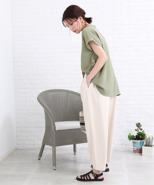 SHOO・LA・RUE(シューラルー)の「◆バンドカラー前開きシャツ(シャツ/ブラウス・レディース・ダークグリーン/ネイビー/オフホワイト/オリーブ/ダークオレンジ/パープル系4・00)」の14枚目の写真