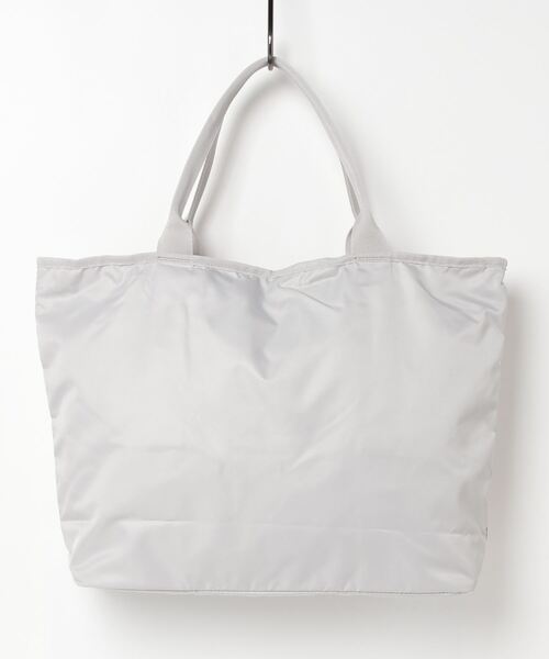 UNDER ARMOUR(アンダーアーマー)の「UAジップ トートバッグ グラフィック(トレーニング/レディース)(トートバッグ・レディース・ブラック/ストーン・ONESIZE)」の4枚目の写真