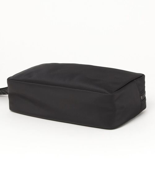 DSQUARED2(ディースクエアード)の「IBRA BLACK ON BLACK BEAUTY CASE /0222(クラッチバッグ・メンズ・ブラック・FREE)」の3枚目の写真