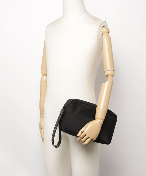 DSQUARED2(ディースクエアード)の「IBRA BLACK ON BLACK BEAUTY CASE /0222(クラッチバッグ・メンズ・ブラック・FREE)」の5枚目の写真
