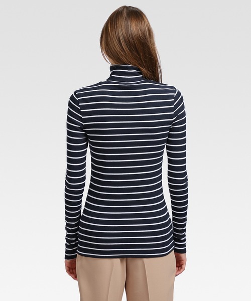 TOMMY HILFIGER(トミーヒルフィガー)の「スリムモデルリブタートルネックプルオーバー(Tシャツ/カットソー・レディース・ホワイト/マルチ・SMALL/MEDIUM/X-SMALL)」の4枚目の写真