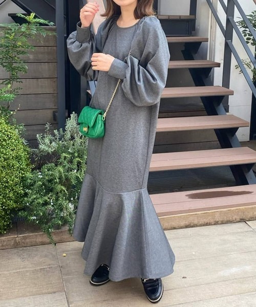 un dix cors（アンディコール）の「ギャザースリーブカットワンピース（ワンピース・レディース・チャコールグレー/ブラック/モカ/グリーン・FREE）」の3枚目の写真