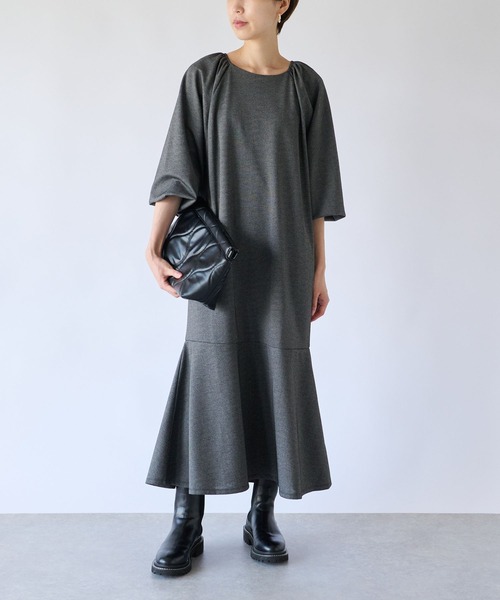 un dix cors（アンディコール）の「ギャザースリーブカットワンピース（ワンピース・レディース・チャコールグレー/ブラック/モカ/グリーン・FREE）」の18枚目の写真