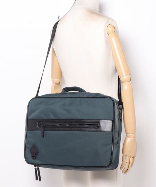 Ted Baker(テッドベーカー)の「MOTIVEE ナイロン マルチファンクショナル バックバック(ビジネスバッグ・メンズ・グリーン系その他6・O/S)」の4枚目の写真