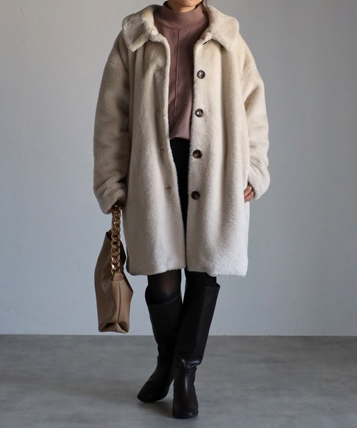 Yucca(ユッカ)の「エコファーステンカラーコート(ステンカラーコート・レディース・ブラック/クリーム・MEDIUM/LARGE)」の5枚目の写真