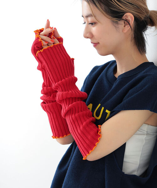 Ray BEAMS（レイビームス）の「Ray BEAMS / メロー リブ ロング アームウォーマー（アームカバー・レディース・オフホワイト/レッド/ネイビー・ONE SIZE）」の4枚目の写真