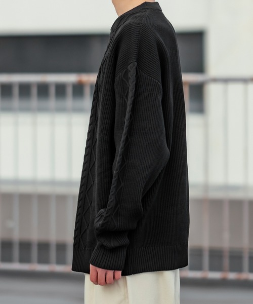 improves（インプローブス）の「【improves】オーバーサイズ ケーブル編み フィッシャーマンズニット（ニット/セーター・メンズ・グレイッシュブルー/マスタード/ブラック/ホワイト/グリーン・MEDIUM/LARGE）」の10枚目の写真