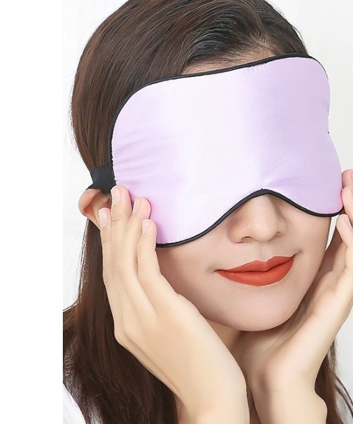 Coo+i（クーイ）の「バンド調節可能大判シルクアイマスク（その他ルームウェア・レディース・ラベンダー/ピンク/シルバー/ブラック/モカ/ターコイズブルー/ブルー/ネイビー/ネイビー×ホワイト・FREE）」の8枚目の写真