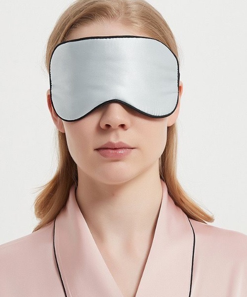 Coo+i（クーイ）の「バンド調節可能大判シルクアイマスク（その他ルームウェア・レディース・ラベンダー/ピンク/シルバー/ブラック/モカ/ターコイズブルー/ブルー/ネイビー/ネイビー×ホワイト・FREE）」の11枚目の写真