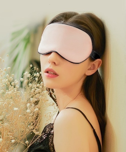 Coo+i（クーイ）の「バンド調節可能大判シルクアイマスク（その他ルームウェア・レディース・ラベンダー/ピンク/シルバー/ブラック/モカ/ターコイズブルー/ブルー/ネイビー/ネイビー×ホワイト・FREE）」の12枚目の写真
