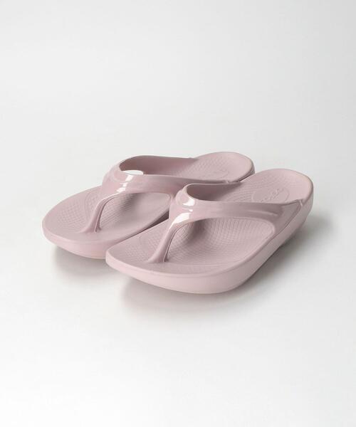 OOFOS(ウーフォス)の「【WEB限定】<OOFOS> OOlala サンダル(サンダル・レディース・その他1/ホワイト/ブラック・25(M6/W8)/23(M4/W6)/24(M5/W7))」の5枚目の写真