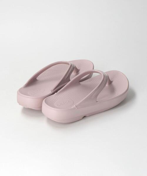 OOFOS(ウーフォス)の「【WEB限定】<OOFOS> OOlala サンダル(サンダル・レディース・その他1/ホワイト/ブラック・25(M6/W8)/23(M4/W6)/24(M5/W7))」の7枚目の写真