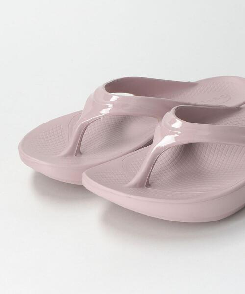 OOFOS(ウーフォス)の「【WEB限定】<OOFOS> OOlala サンダル(サンダル・レディース・その他1/ホワイト/ブラック・25(M6/W8)/23(M4/W6)/24(M5/W7))」の8枚目の写真