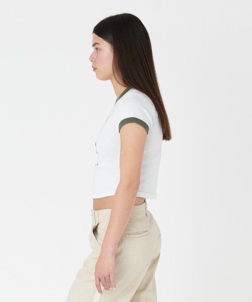 Levi's(リーバイス)の「Levi's/リーバイス グラフィックリンガーミニTシャツ SOULMATES BRIGHT WHITE(Tシャツ/カットソー・レディース・マルチ・S/XS/M)」の7枚目の写真