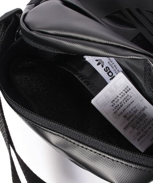 adidas（アディダス）の「adidas アディダス U FESTIVAL BAG バッグ IB9314 BLACK（ボディバッグ/ウエストポーチ・メンズ・ブラック・FREE）」の4枚目の写真