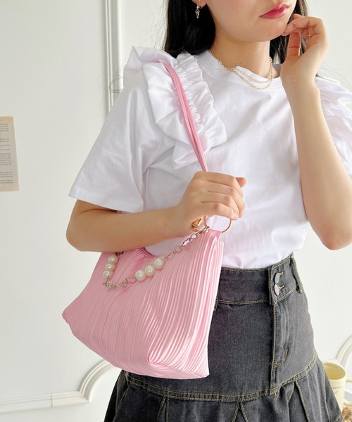Loueme(ルエム)の「フラワー&パールチェーンプリーツショルダーバッグ(ショルダーバッグ・レディース・ホワイト/ピンク/シルバー・FREE)」の10枚目の写真