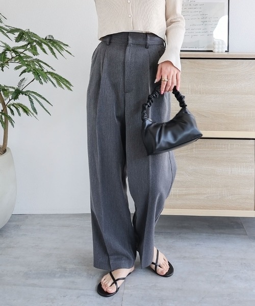 andme（アンドミー）の「ツイルハイウエスト2タックワイドパンツ（スラックス・レディース・ダークベージュ/ネイビー/チャコールグレー/オフホワイト/グレイッシュベージュ/ブラック・L/M）」の14枚目の写真