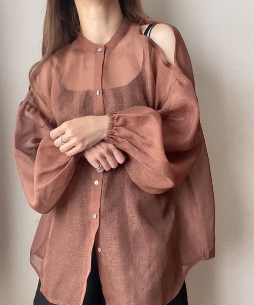 FILLOU(FILLOU)の「シアー肩開きブラウス(シャツ/ブラウス・レディース・ブラック/ブラウン/ベージュ・LARGE/MEDIUM/X-LARGE)」の3枚目の写真