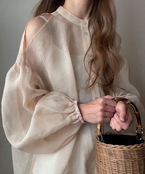 FILLOU(FILLOU)の「シアー肩開きブラウス(シャツ/ブラウス・レディース・ブラック/ブラウン/ベージュ・LARGE/MEDIUM/X-LARGE)」の4枚目の写真