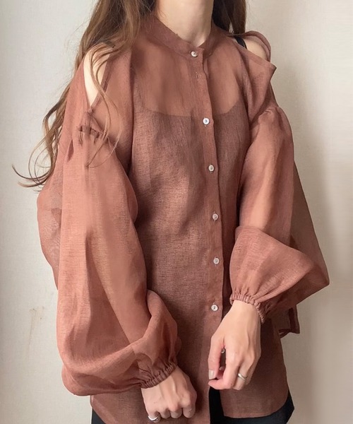 FILLOU(FILLOU)の「シアー肩開きブラウス(シャツ/ブラウス・レディース・ブラック/ブラウン/ベージュ・LARGE/MEDIUM/X-LARGE)」の14枚目の写真