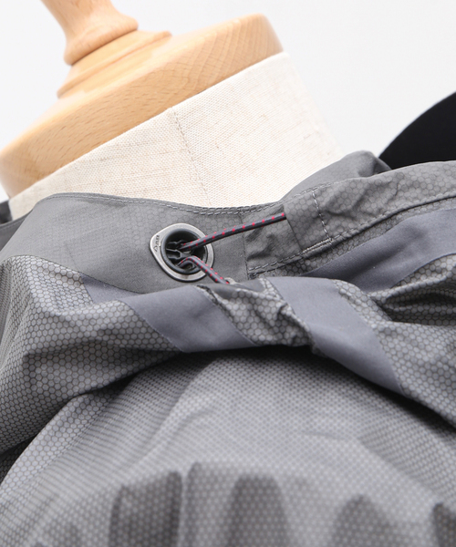 KLATTERMUSEN(クレッタルムーセン)の「KLATTERMUSEN / クレッタルムーセン Fjorgyn Anorak 10600U81(マウンテンパーカー・メンズ・グレー・MEDIUM/LARGE)」の10枚目の写真
