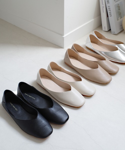 AmiAmi（アミアミ）の「【2026SS再販】軽量スクエアトゥVカットフラットパンプス（パンプス・レディース・ブラック/シルバー/アイボリー/グレイッシュベージュ/シャンパン/ブラック系その他/ブロンズ/ベージュ系その他2/ベージュ系その他3/ベージュ系その他/シルバー系その他/ブラック系その他2/ブラック系その他3/ブラック系その他4/ゴールド系その他/その他/ブラック系その他6/ブラック系その他5・40/38/39/35/36/37/41）」の21枚目の写真