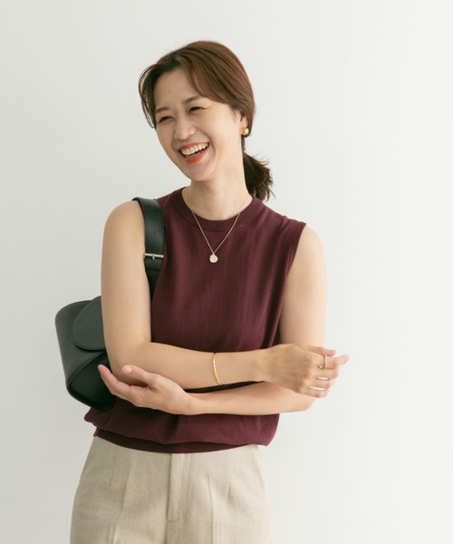 URBAN RESEARCH DOORS（アーバンリサーチドアーズ）の「ハイツイストコットンノースリーブKNIT（ニット/セーター・レディース・ブラック/ブラウン/ブルー・MEDIUM）」の11枚目の写真