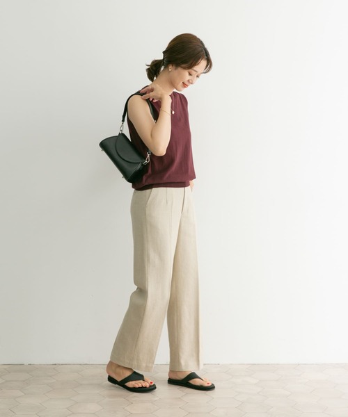 URBAN RESEARCH DOORS（アーバンリサーチドアーズ）の「ハイツイストコットンノースリーブKNIT（ニット/セーター・レディース・ブラック/ブラウン/ブルー・MEDIUM）」の14枚目の写真