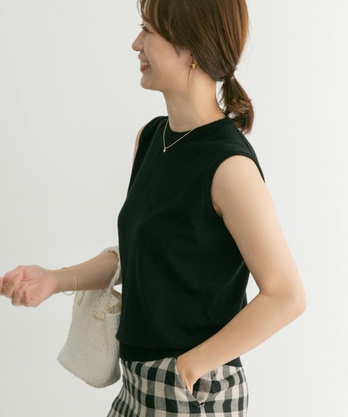 URBAN RESEARCH DOORS（アーバンリサーチドアーズ）の「ハイツイストコットンノースリーブKNIT（ニット/セーター・レディース・ブラック/ブラウン/ブルー・MEDIUM）」の16枚目の写真