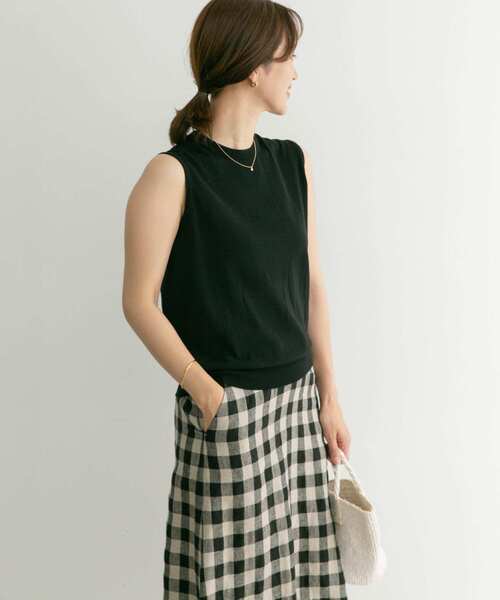 URBAN RESEARCH DOORS（アーバンリサーチドアーズ）の「ハイツイストコットンノースリーブKNIT（ニット/セーター・レディース・ブラック/ブラウン/ブルー・MEDIUM）」の19枚目の写真