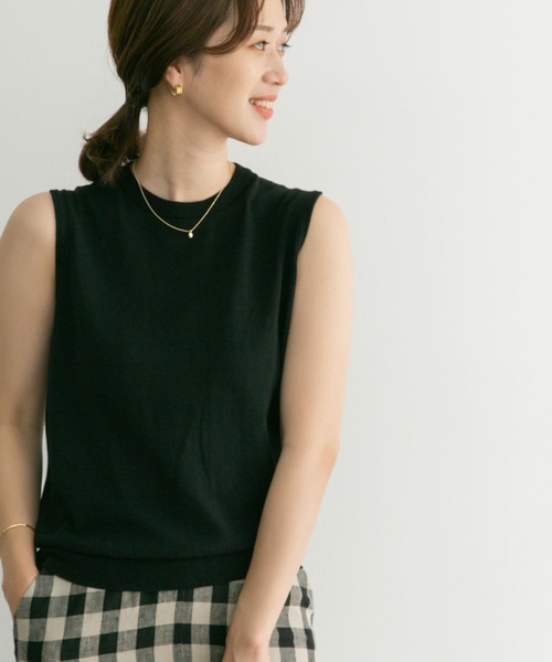 URBAN RESEARCH DOORS（アーバンリサーチドアーズ）の「ハイツイストコットンノースリーブKNIT（ニット/セーター・レディース・ブラック/ブラウン/ブルー・MEDIUM）」の21枚目の写真