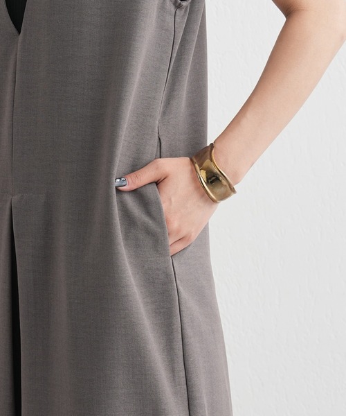 COLONY 2139（コロニートゥーワンスリーナイン）の「WEB限定 / リネンライクVネックサロペット（サロペット/オーバーオール・レディース・カーキ/ブラック・FREE）」の22枚目の写真