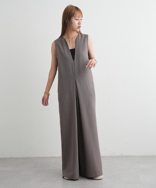 COLONY 2139（コロニートゥーワンスリーナイン）の「WEB限定 / リネンライクVネックサロペット（サロペット/オーバーオール・レディース・カーキ/ブラック・FREE）」の15枚目の写真