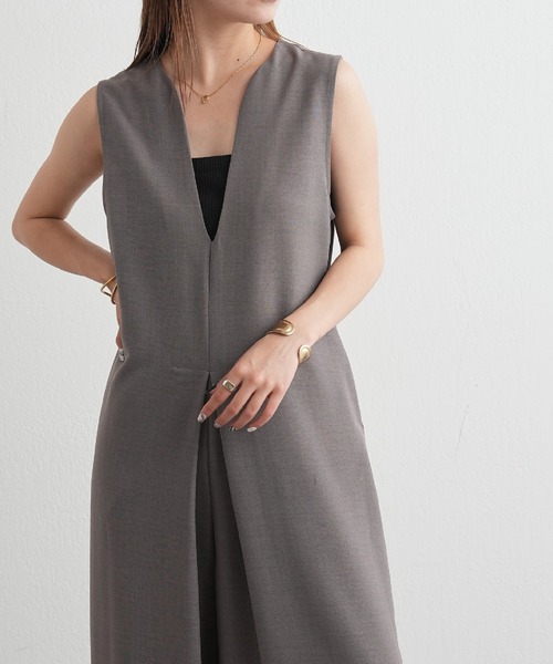 COLONY 2139（コロニートゥーワンスリーナイン）の「WEB限定 / リネンライクVネックサロペット（サロペット/オーバーオール・レディース・カーキ/ブラック・FREE）」の12枚目の写真
