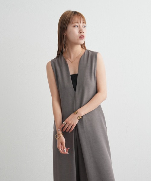 COLONY 2139（コロニートゥーワンスリーナイン）の「WEB限定 / リネンライクVネックサロペット（サロペット/オーバーオール・レディース・カーキ/ブラック・FREE）」の13枚目の写真