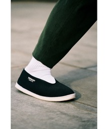 yoshiokubo（ヨシオクボ）の「yoshiokubo ヨシオクボ / KUNG FU SHOES スリッポンカンフーシューズスニーカー ルームシューズ / YKF23901（スリッポン・メンズ）」