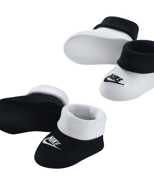 NIKE（ナイキ）の「ナイキ ベビー ブーティー (2足) / NikeBaby (0-6M) Booties (2 Pairs)（ソックス/靴下・キッズ・ブラック/グレー・65）」の2枚目の写真