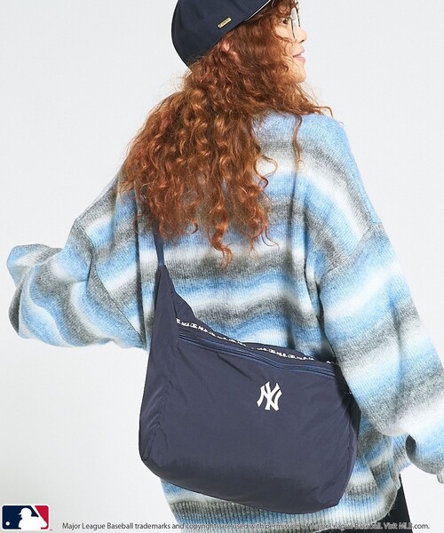 PUBLUX（パブリュクス）の「MLBロゴナイロンショルダーバッグ　限定展開（ショルダーバッグ・レディース・ブラック/オフホワイト/ネイビー・ﾌﾘ-）」の3枚目の写真