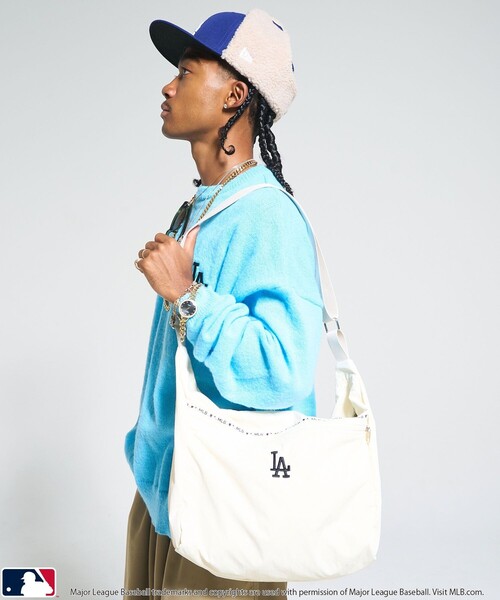 PUBLUX（パブリュクス）の「MLBロゴナイロンショルダーバッグ　限定展開（ショルダーバッグ・レディース・ブラック/オフホワイト/ネイビー・ﾌﾘ-）」の2枚目の写真