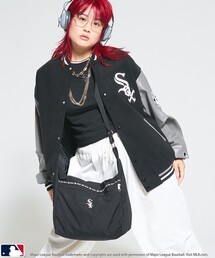 MLBロゴナイロンショルダーバッグ　限定展開