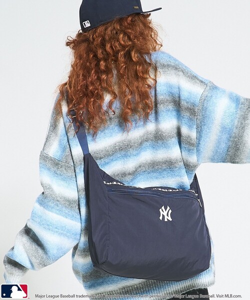 PUBLUX（パブリュクス）の「MLBロゴナイロンショルダーバッグ　限定展開（ショルダーバッグ・レディース・ブラック/オフホワイト/ネイビー・ﾌﾘ-）」の5枚目の写真
