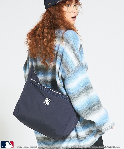 PUBLUX（パブリュクス）の「MLBロゴナイロンショルダーバッグ　限定展開（ショルダーバッグ・レディース・ブラック/オフホワイト/ネイビー・ﾌﾘ-）」の9枚目の写真