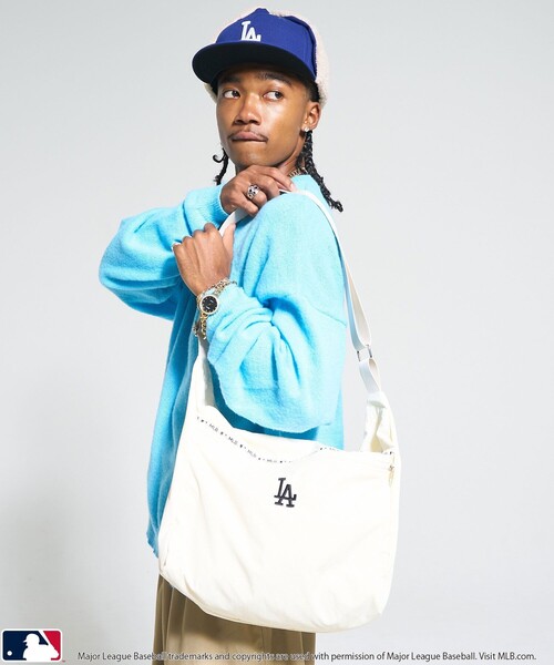 PUBLUX（パブリュクス）の「MLBロゴナイロンショルダーバッグ　限定展開（ショルダーバッグ・レディース・ブラック/オフホワイト/ネイビー・ﾌﾘ-）」の11枚目の写真