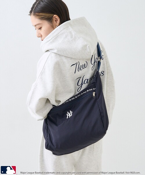 PUBLUX（パブリュクス）の「MLBロゴナイロンショルダーバッグ　限定展開（ショルダーバッグ・レディース・ブラック/オフホワイト/ネイビー・ﾌﾘ-）」の16枚目の写真