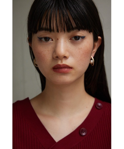 AZUL by moussy（アズールバイマウジー）の「ニュアンスパールピアス（ピアス（両耳用）・レディース・ゴールド系その他/シルバー・FREE）」の9枚目の写真