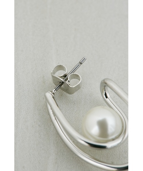 AZUL by moussy（アズールバイマウジー）の「ニュアンスパールピアス（ピアス（両耳用）・レディース・ゴールド系その他/シルバー・FREE）」の12枚目の写真
