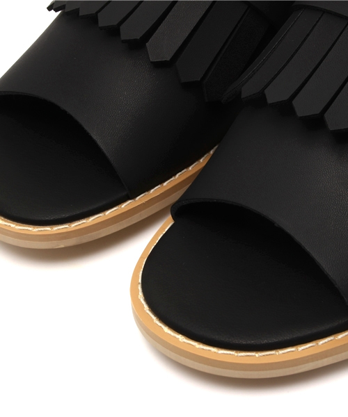 Kastane(カスタネ)の「【Kastane】フリンジサンダル(サンダル・レディース・ブラック/ブラウン/ベージュ・38/37/36)」の7枚目の写真