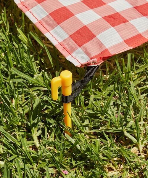 bpr BEAMS（ビーピーアール ビームス ）の「KIKKERLAND / Gingham Picnic Blanket（ブランケット・メンズ・その他・ONE SIZE）」の2枚目の写真