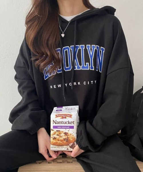 MYMOOD.（マイムード）の「【上下2点セット】カレッジロゴ フーディースウェットセットアップ ルームウェア（その他ルームウェア・レディース・ピンク/グレー/グリーン/ライトグレー/ブラック・FREE）」の2枚目の写真