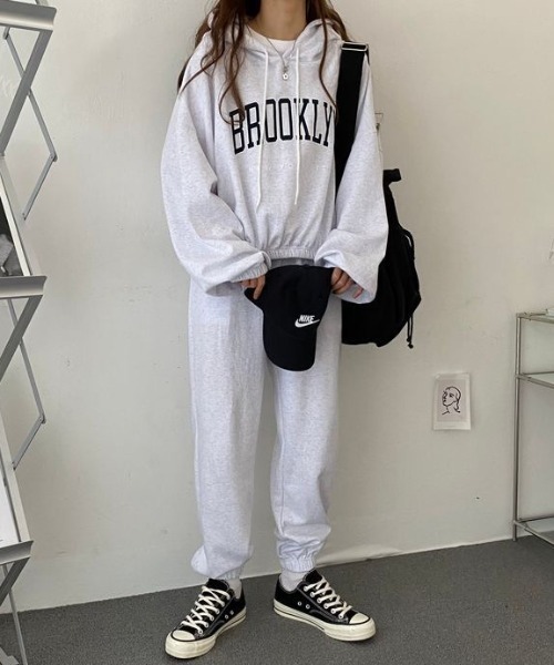 MYMOOD.（マイムード）の「【上下2点セット】カレッジロゴ フーディースウェットセットアップ ルームウェア（その他ルームウェア・レディース・ピンク/グレー/グリーン/ライトグレー/ブラック・FREE）」の16枚目の写真